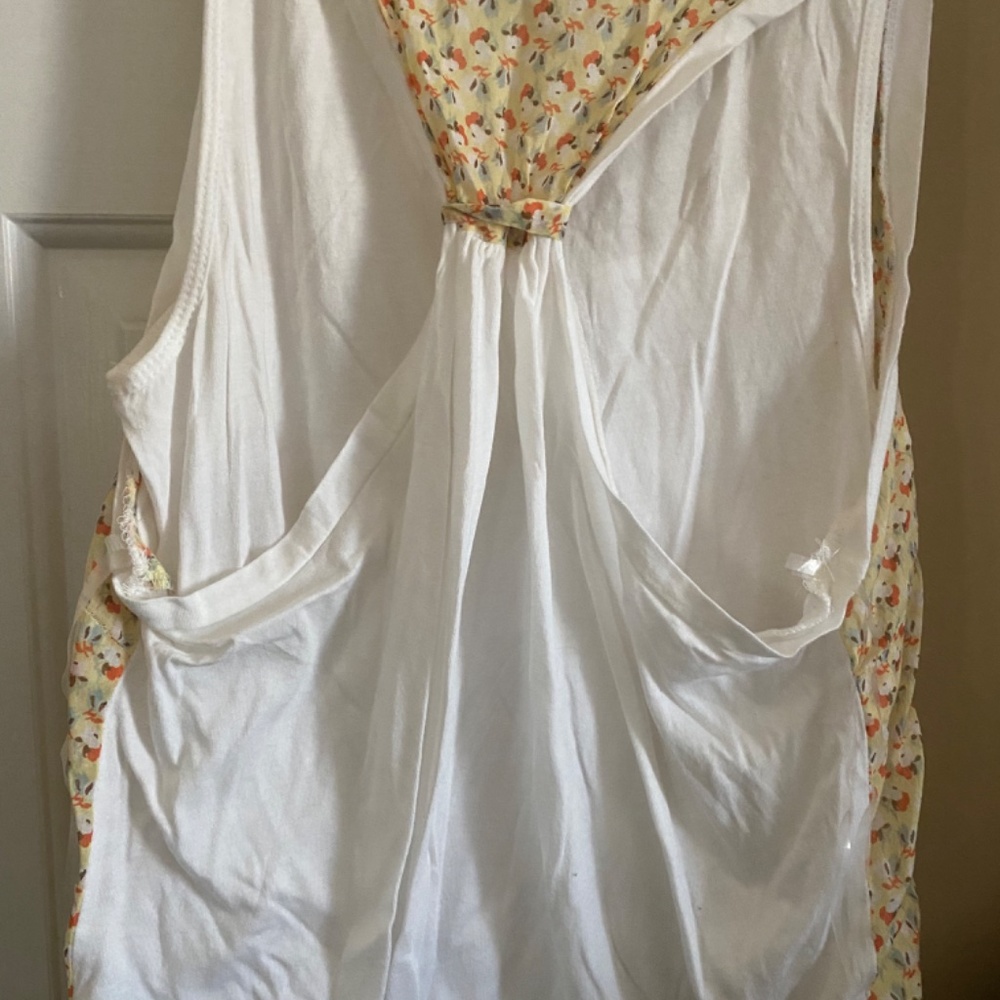 Simple blouse - Picture 3 of 3